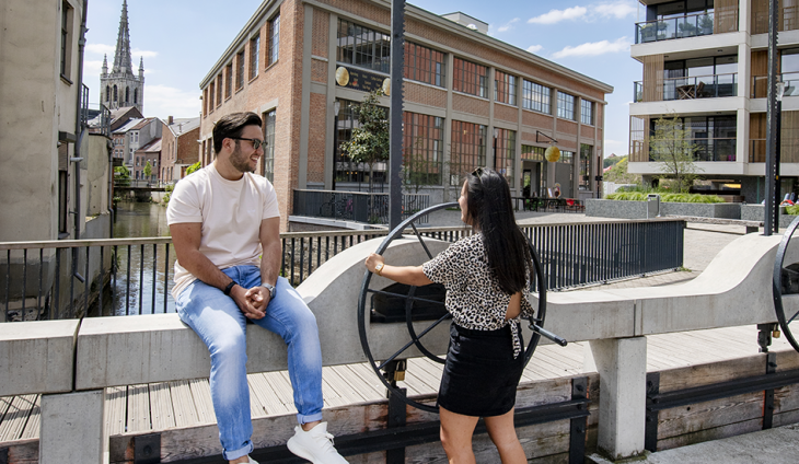 Locals in het Sluispark in Leuven
