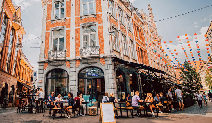 Koffiebar Madmum in de Tiensestraat Koffiebar Madmum in de Tiensestraat