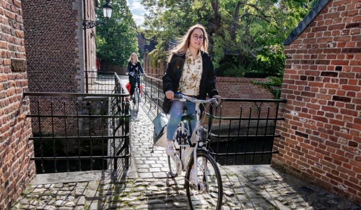 ©Karl Bruninx Fietsen door het Groot Begijnhof