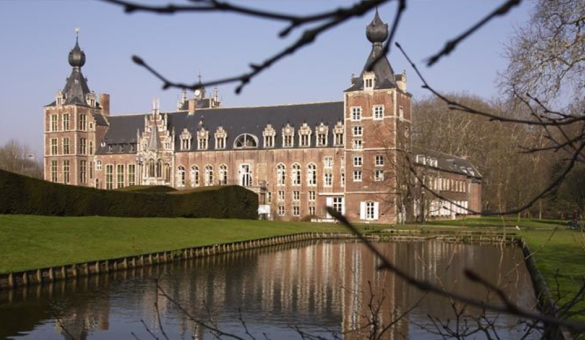 Zicht op het Arenbergkasteel in Heverlee
