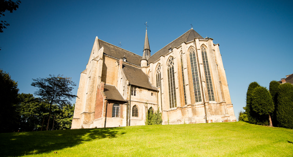 ©Visit Leuven Zicht op de Sint-Kwintenskerk in de Naamsestraat