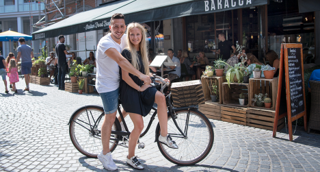 ©Karl Bruninx Fietsers in de Tiensestraat