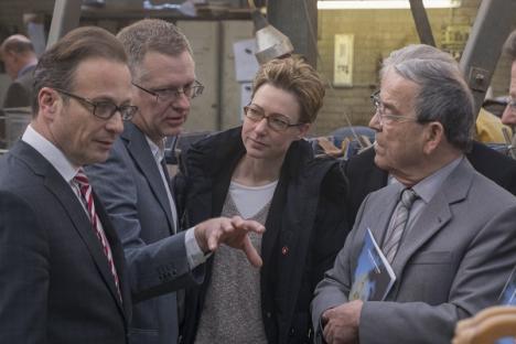 © Andreas Dill Luc met de burgemeesters van Leuven en Neuss.