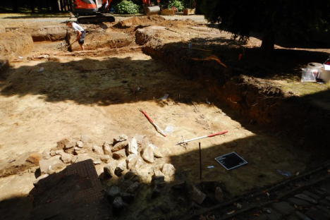 Archeologe Lisa aan het werk