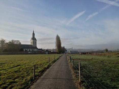 © Annemarie Van Engeland Het pad in het landbouwgebied.